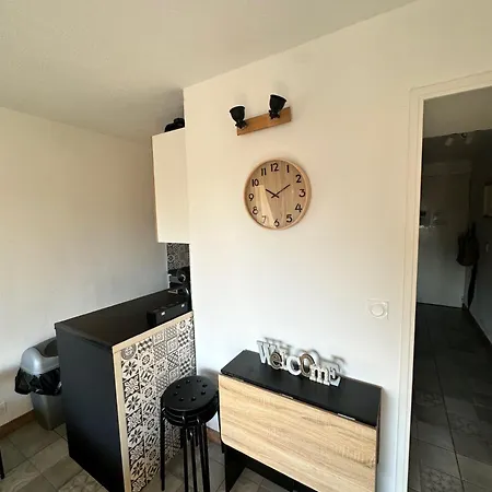 Appart. F2 Apercu Port De Santa Lucia St Raphael Apartman *